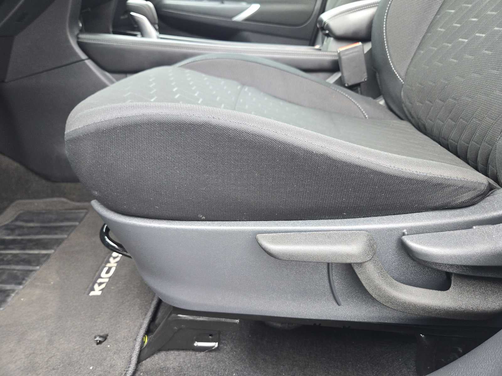 2024 Nissan Kicks SV Xtronic CVT