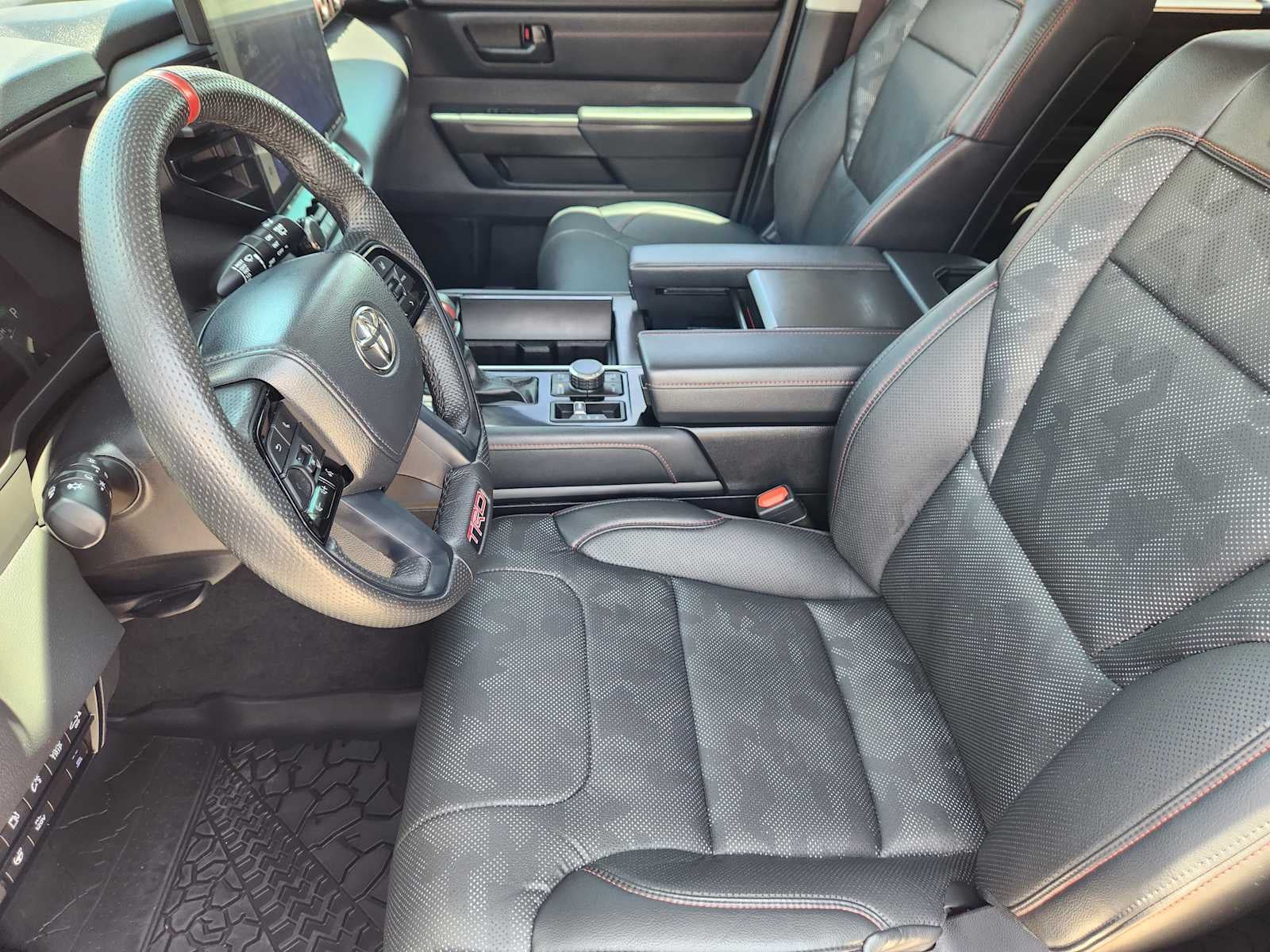2023 Toyota Sequoia TRD Pro - Photo 14