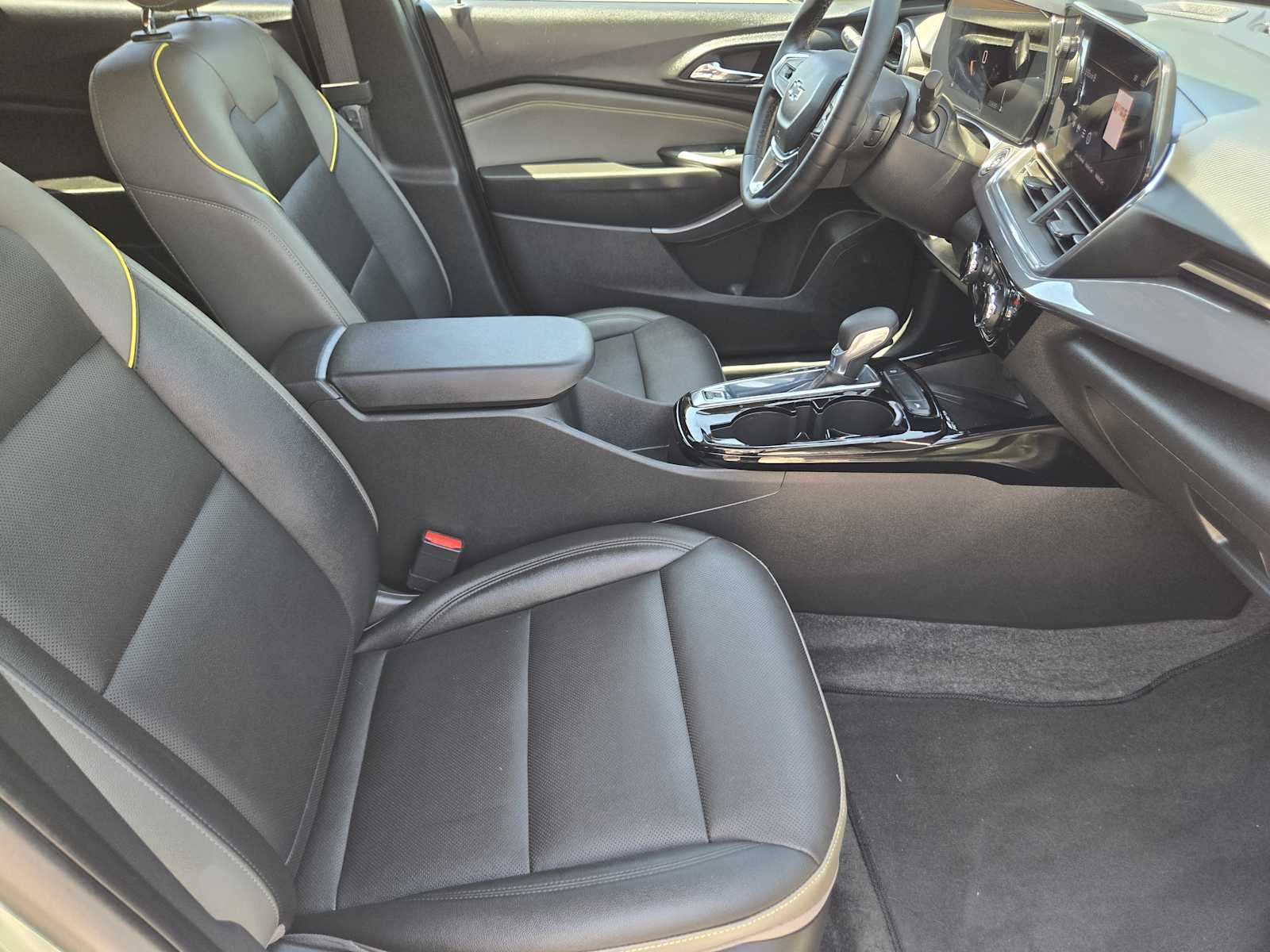 2025 Chevrolet Trax Activ - Photo 15