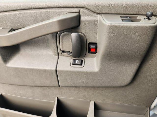 2026 Chevrolet Express Cutaway 3500 1WT