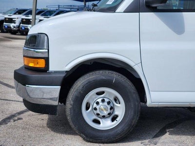 2026 Chevrolet Express Cutaway 3500 1WT