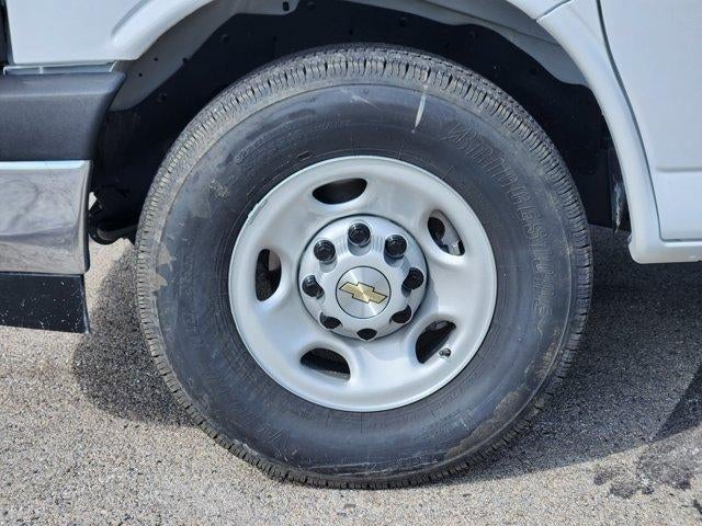 2026 Chevrolet Express Cutaway 3500 1WT
