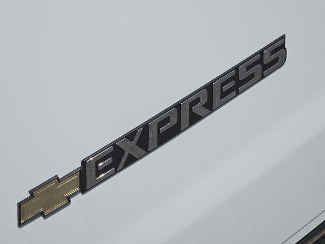 2025 Chevrolet Express Cargo WT