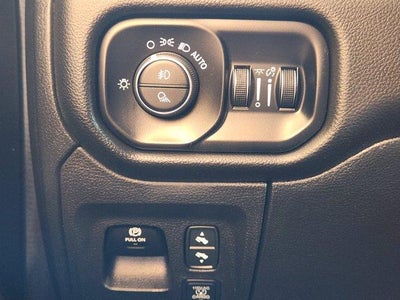 2025 RAM 1500 Laramie Crew Cab 4x4 5'7" Box