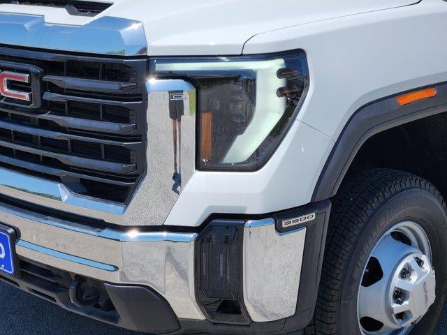2026 GMC Sierra 3500 HD Chassis Cab Pro